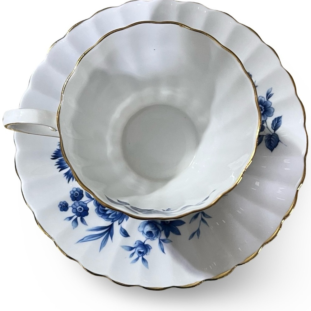 Vintage Royal Tuscan Blue Roses Teacup and Saucer Gold Trim - Picture 7 of 9